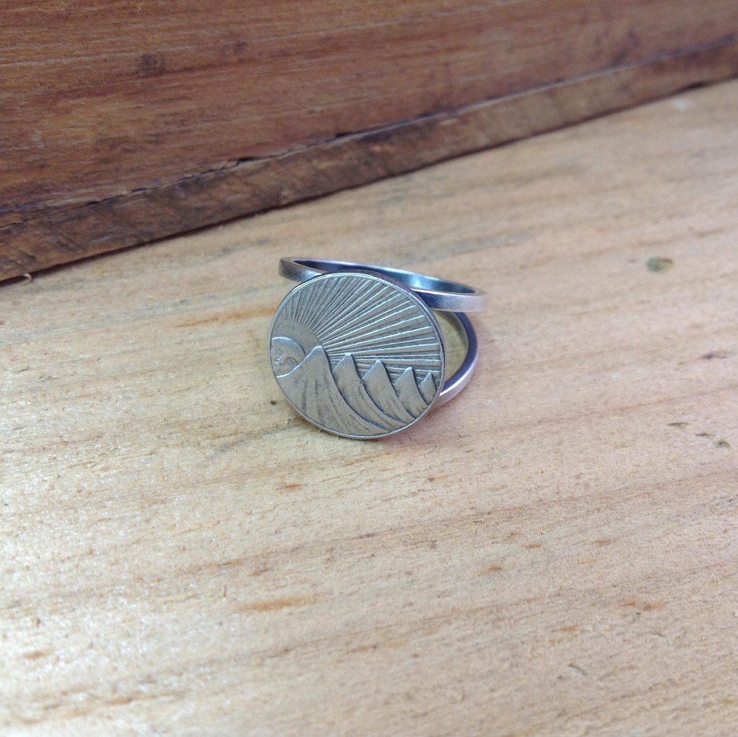 Image of Mountains coin ring