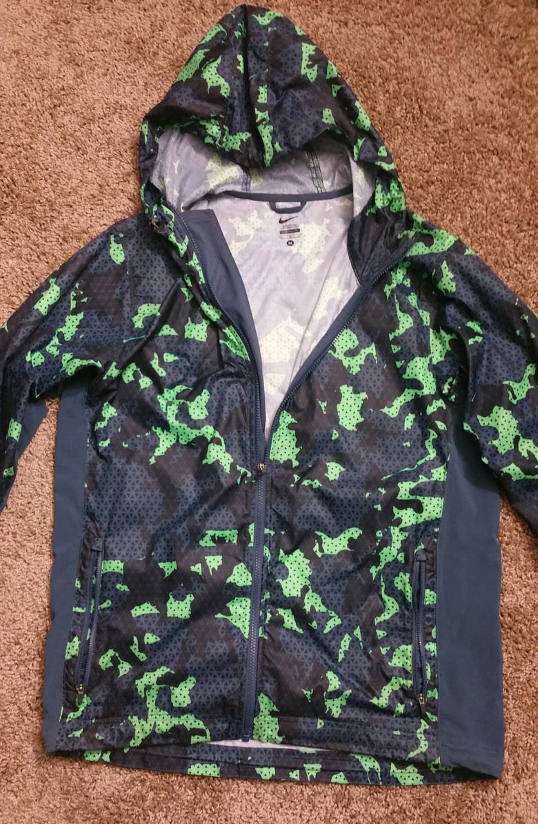 Image of Nike mens vintage windrunner size medium