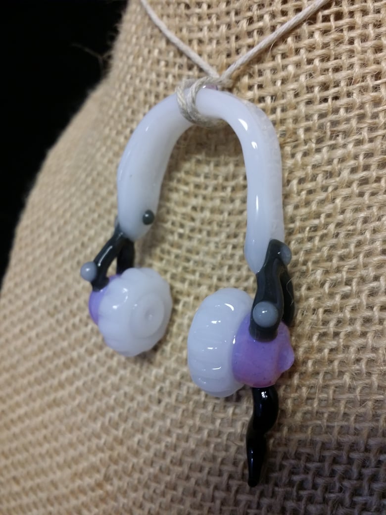 Image of Headyphones pendant /pink slyme