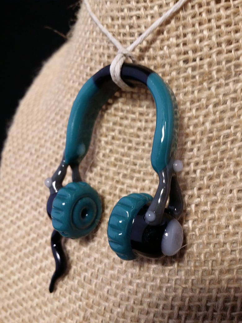 Image of Headyphones pendant / aqua azul