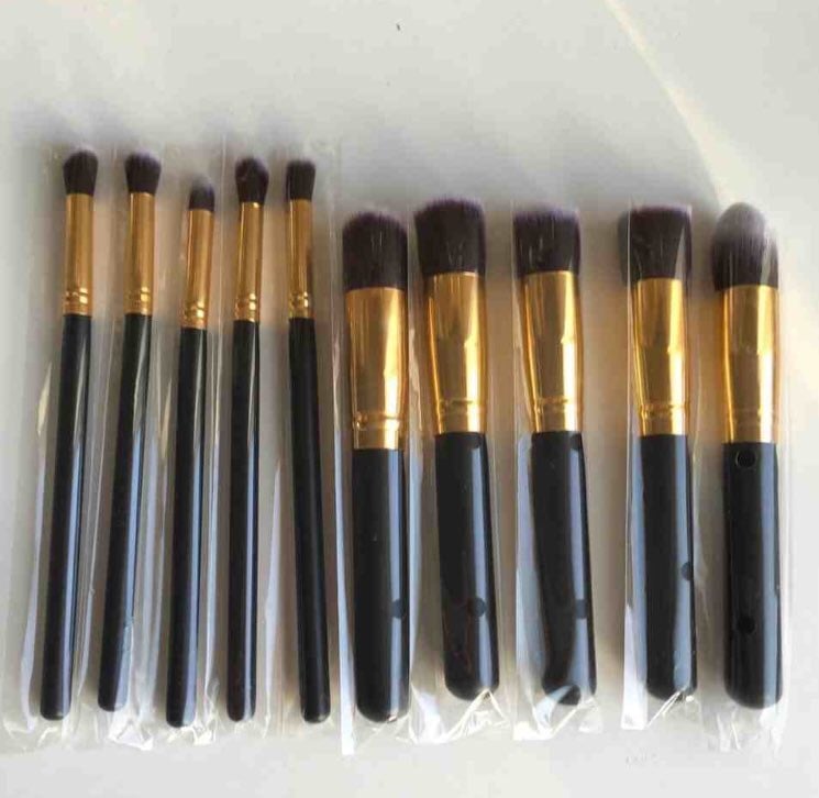 Image of Black and gold makeup brush set 10 pieces