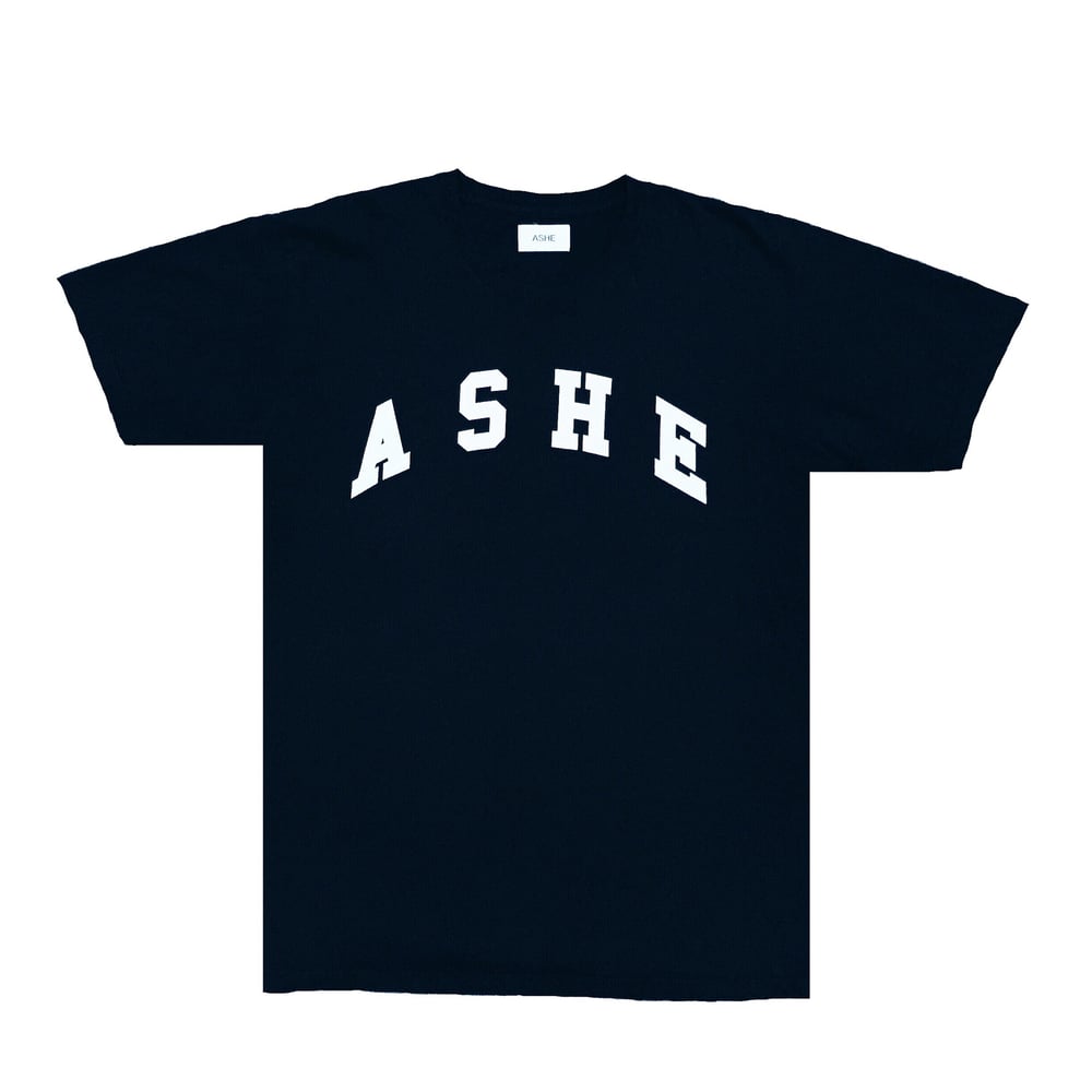 Image of ARCH TEE IN BLACK