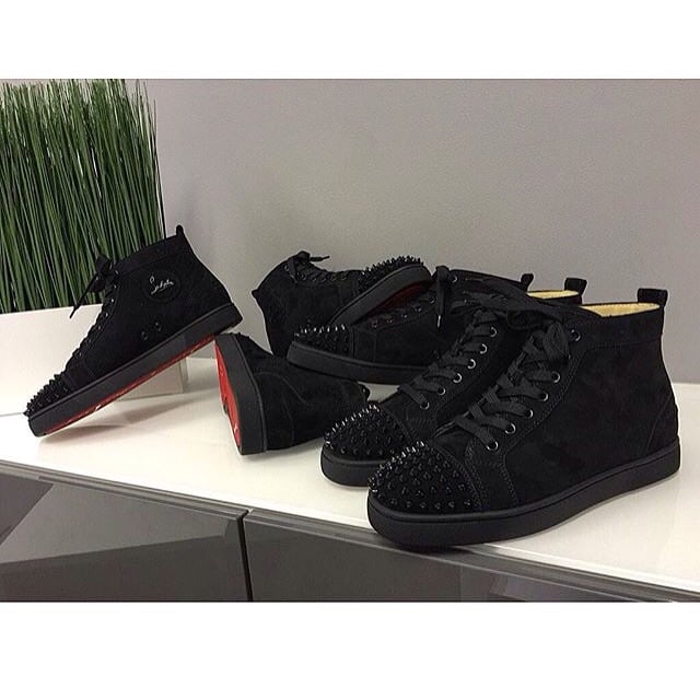 Black suede clearance christian louboutin sneakers