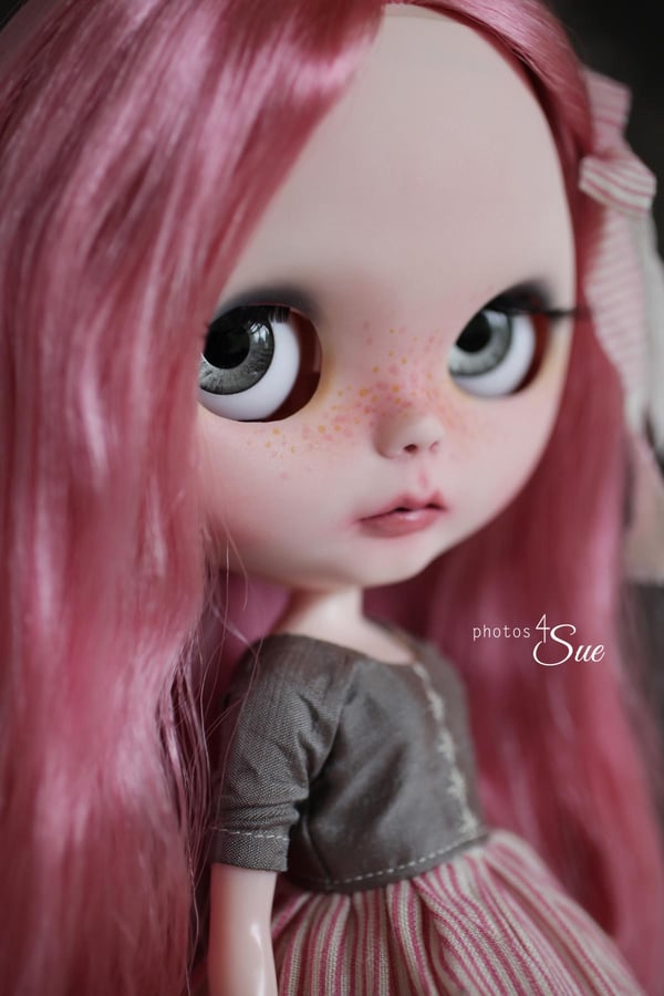 Image of OOAK Takara Custom Blythe Peony by Photos4Sue: Date w/ Blythe Auction