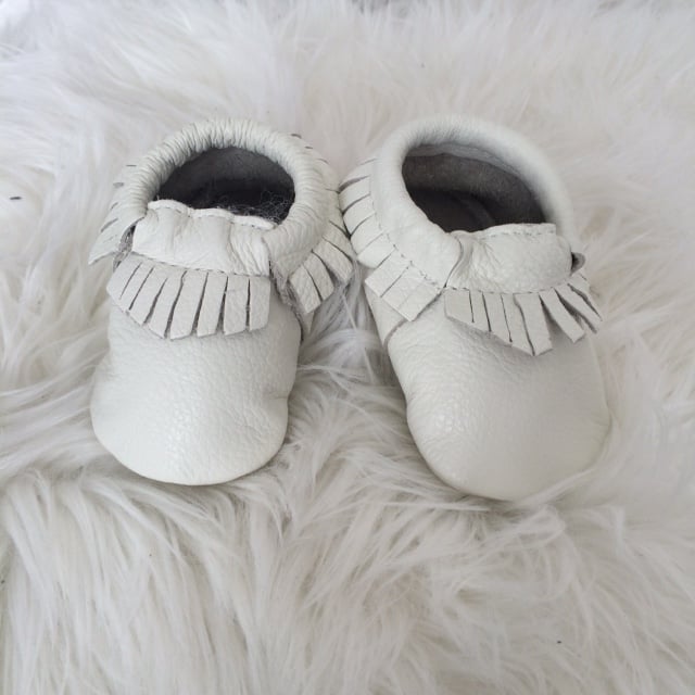 White Baby Toddler Moccasins Moccasins Bebe Trotteur Blanc 5 Pompoms Co