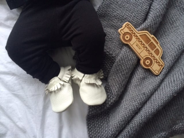 White Baby Toddler Moccasins Moccasins Bebe Trotteur Blanc 5 Pompoms Co
