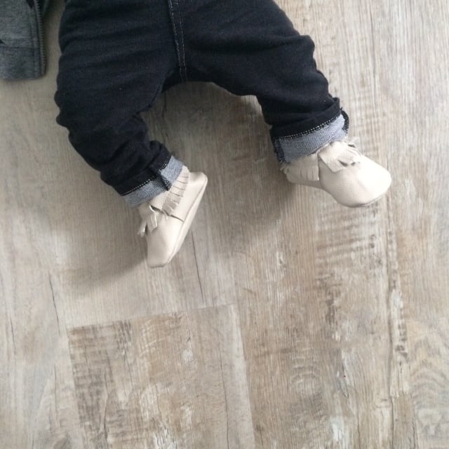 White Baby Toddler Moccasins Moccasins Bebe Trotteur Blanc 5 Pompoms Co