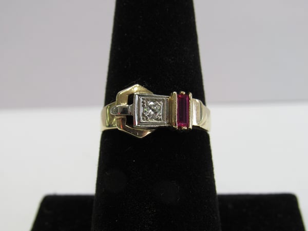 Image of Deco yellow gold and ruby buckle Ring