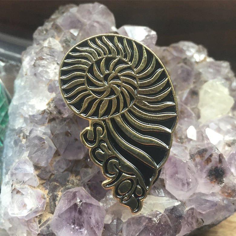 Image of Sts9 hat pin - Ammonite Sacred spiral