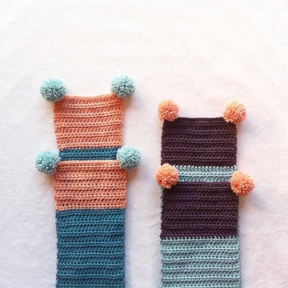 Image of Crochet Scarf / Bufanda -pompón duo-