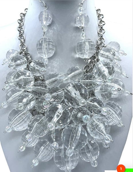 Image of Jasmine love  SILVER CLEAR CHUNKY NECKLACE SET