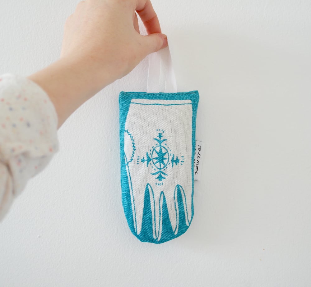 Image of 'Scandi Glove' Lavender Bag