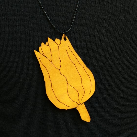 Image of lasered wooden pendant TULIPA 