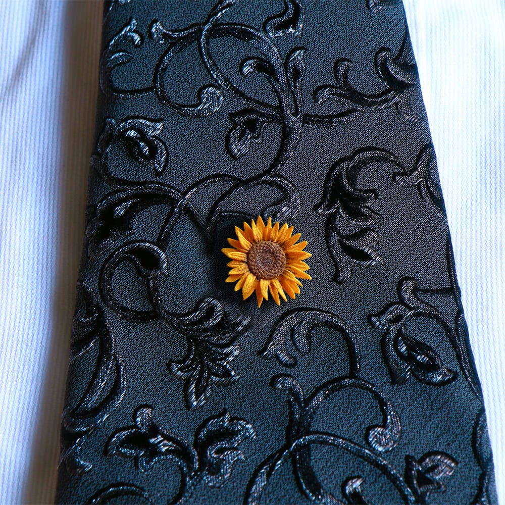 Image of 3D printed  tie pin / lapel pin Van Gogh Sunflower