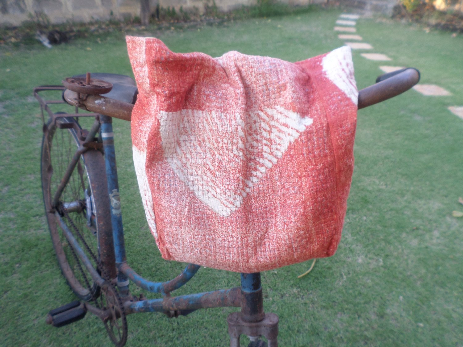 Image of HANDLE BAR BAG - TOTE (WOVEN)