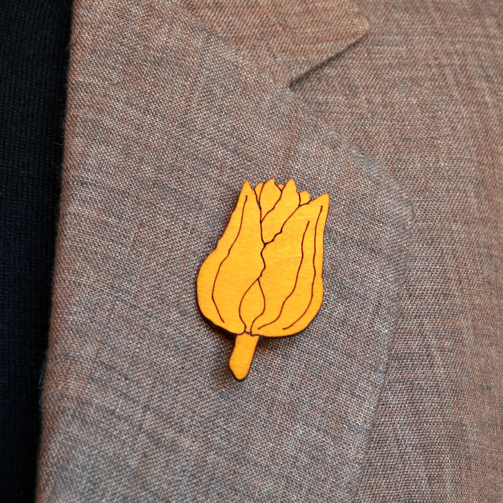Image of lasered wooden brooch TULIPA 