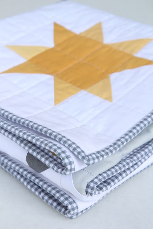 Image of Ombre Sunshine Baby Quilt