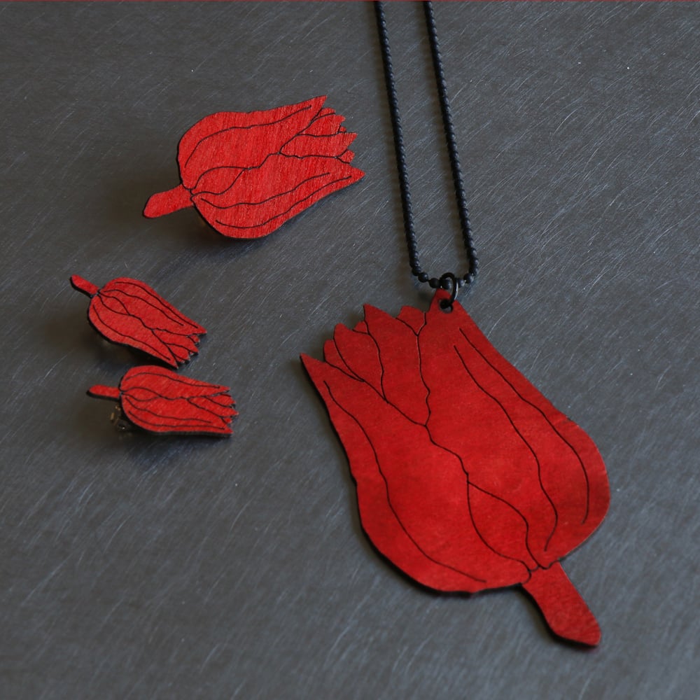 Image of lasered wooden pendant TULIPA 