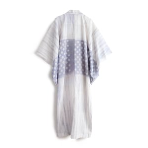 Image of Hvid Hørkimono med lavendel shibori mønster
