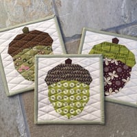 Image of Acorn Quilt Block Pattern - 8" x 8"