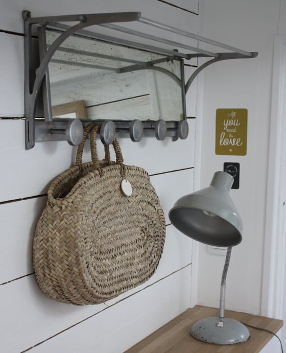 Image of Ancien porte manteau.  vestiaire.
