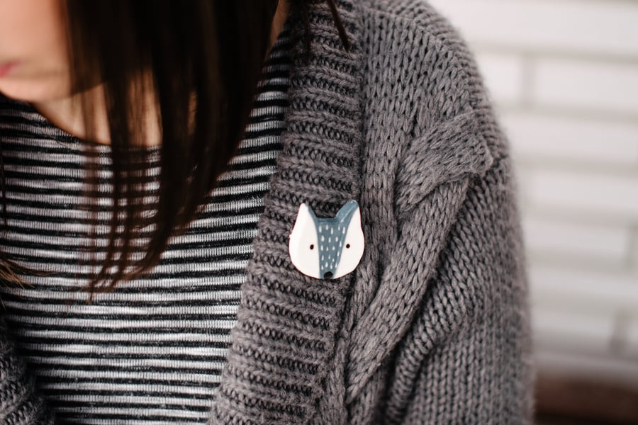 Image of Broche de Cerámica Lobo