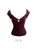 Lace peekaboo top/red 