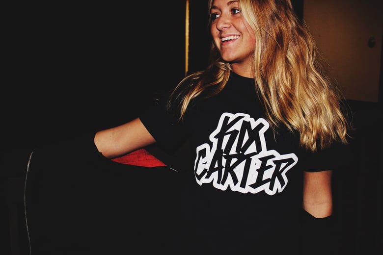 Image of KIX CARTER LOGO TEE - BLACK