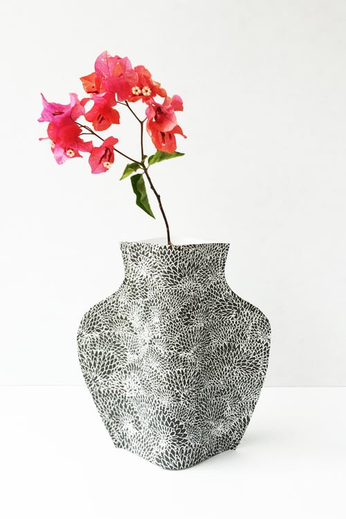 Image of Popup Vase - Chrysanthemum