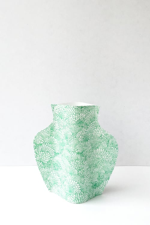 Image of Popup Vase - Chrysanthemum