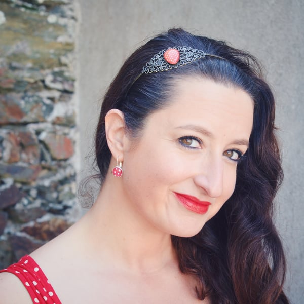 Image of Les pois rouges : serre-tête goutte ou boucles