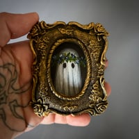 Image 3 of Retrato pequeño de fantasma #2