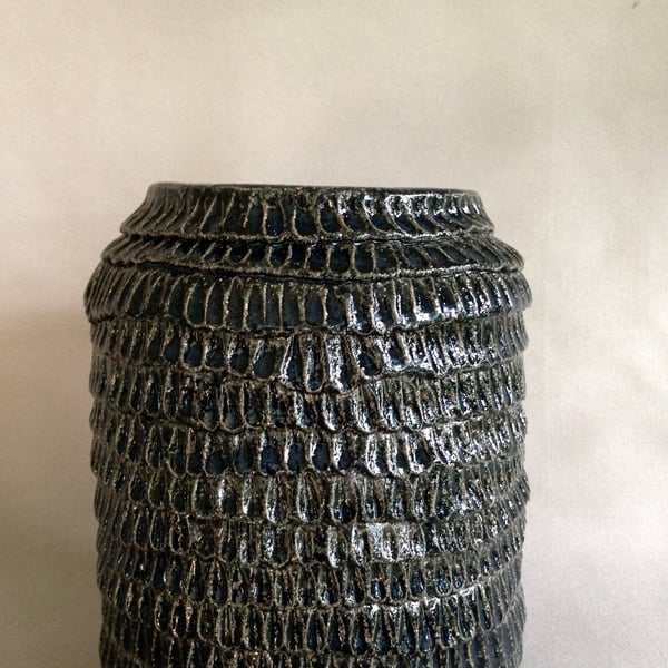 Image of Frill Vase - Squat