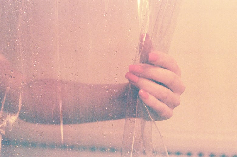 Image of Lenaig's Hand in the Shower
