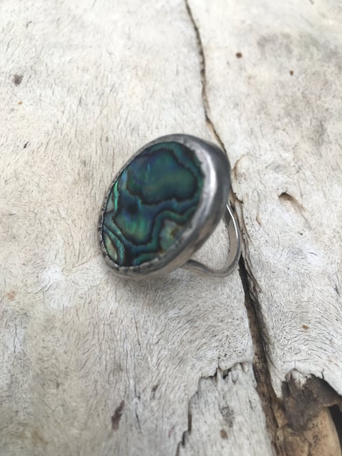 Image of TEXTURED BEZEL STERLING & ABALONE RING 