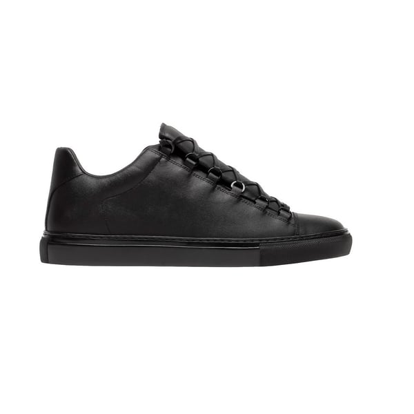 Image of TOTAL BLACK LOW TOP - NO PANIC