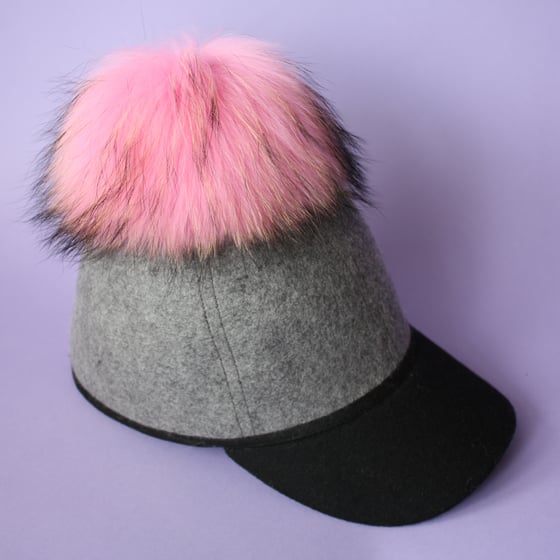 Image of Grey Single Pom *Pink Black Mix*