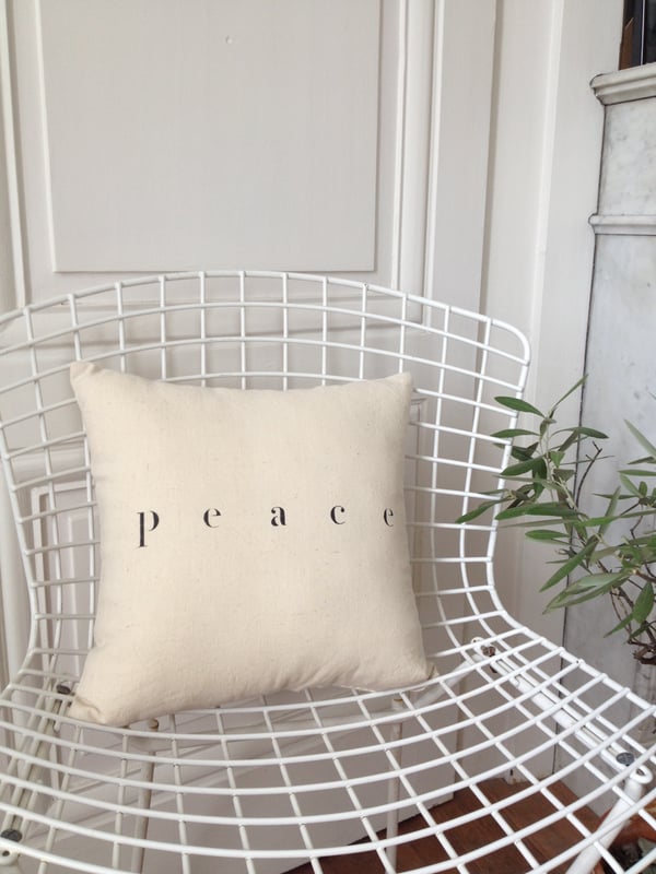 Image of coussin small peace