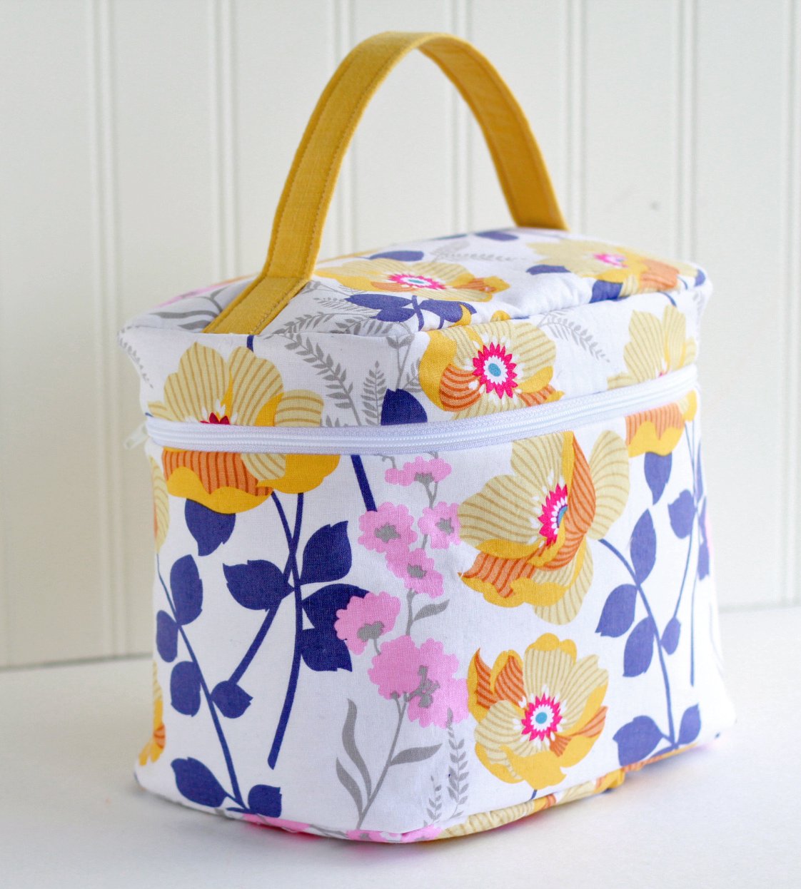 Image of Vintage Inspired Train Case PDF Sewing Pattern