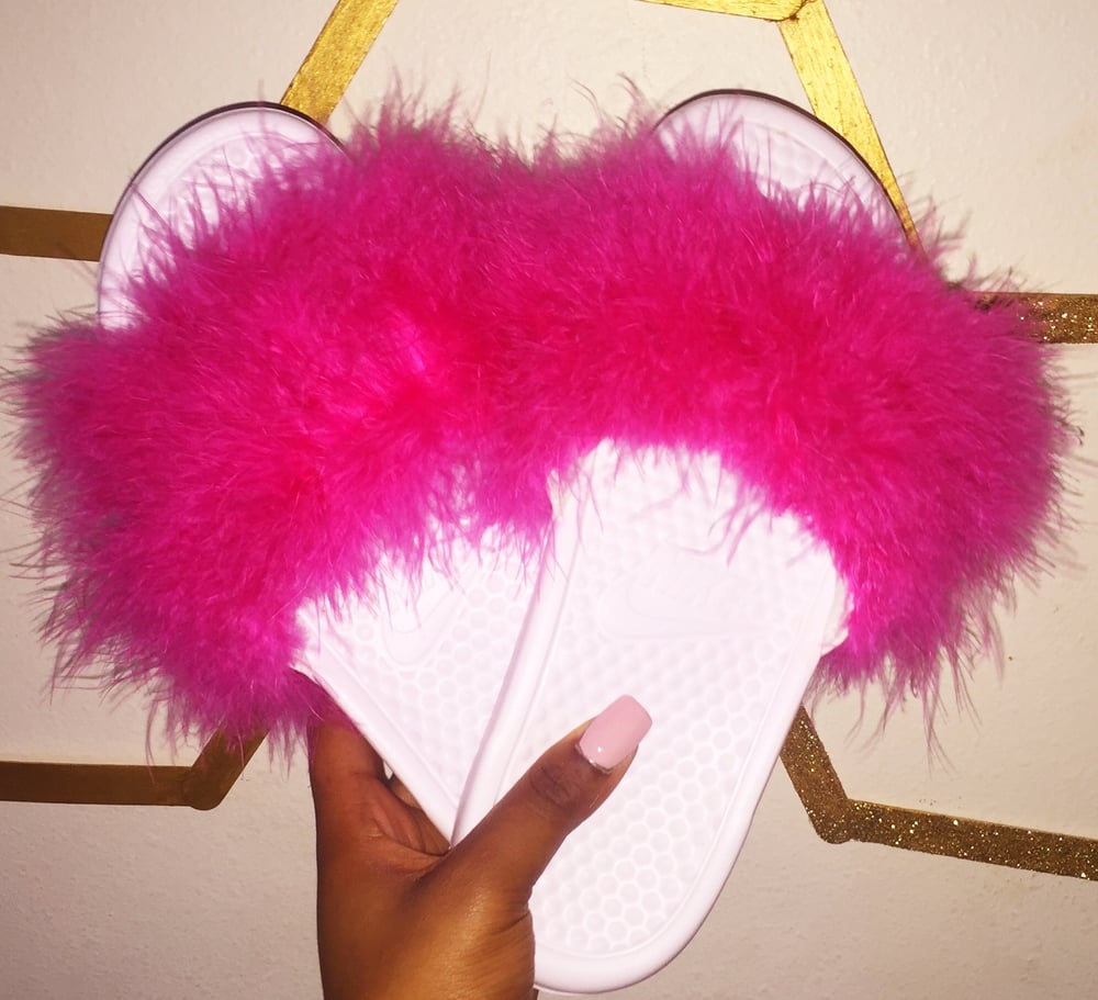 Image of Luxury Faux Fur Nike Slides (White)