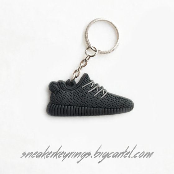Image of YZY Boost 350 Pirate Black Silicone Keyring