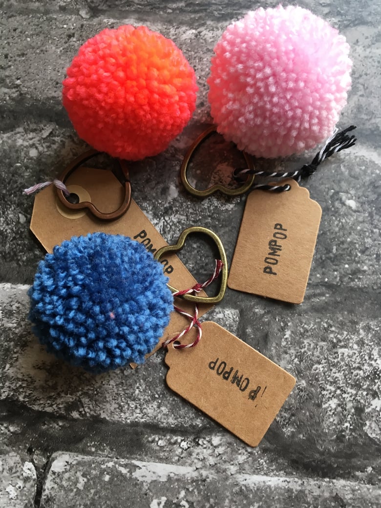 Image of Pompom Heart Keyring