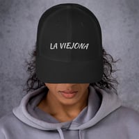 Image 1 of LA VIEJONA GORRA