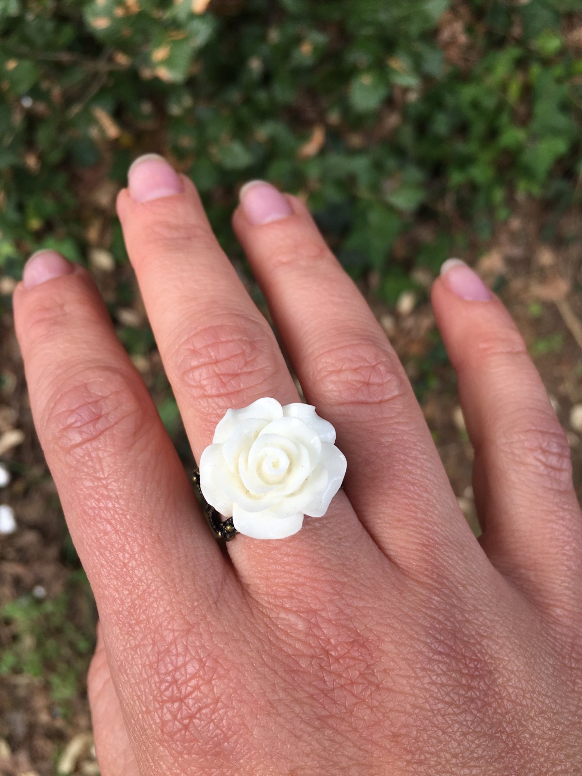 Les Capricieuses Bague fleur en r sine