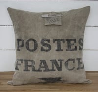 Image 1 of Grand coussin toile postale et chanvre.