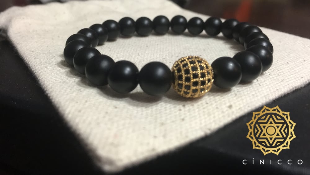 Image of Men's Wristband with Agate Black Onix and 18k Gold Plated Pave