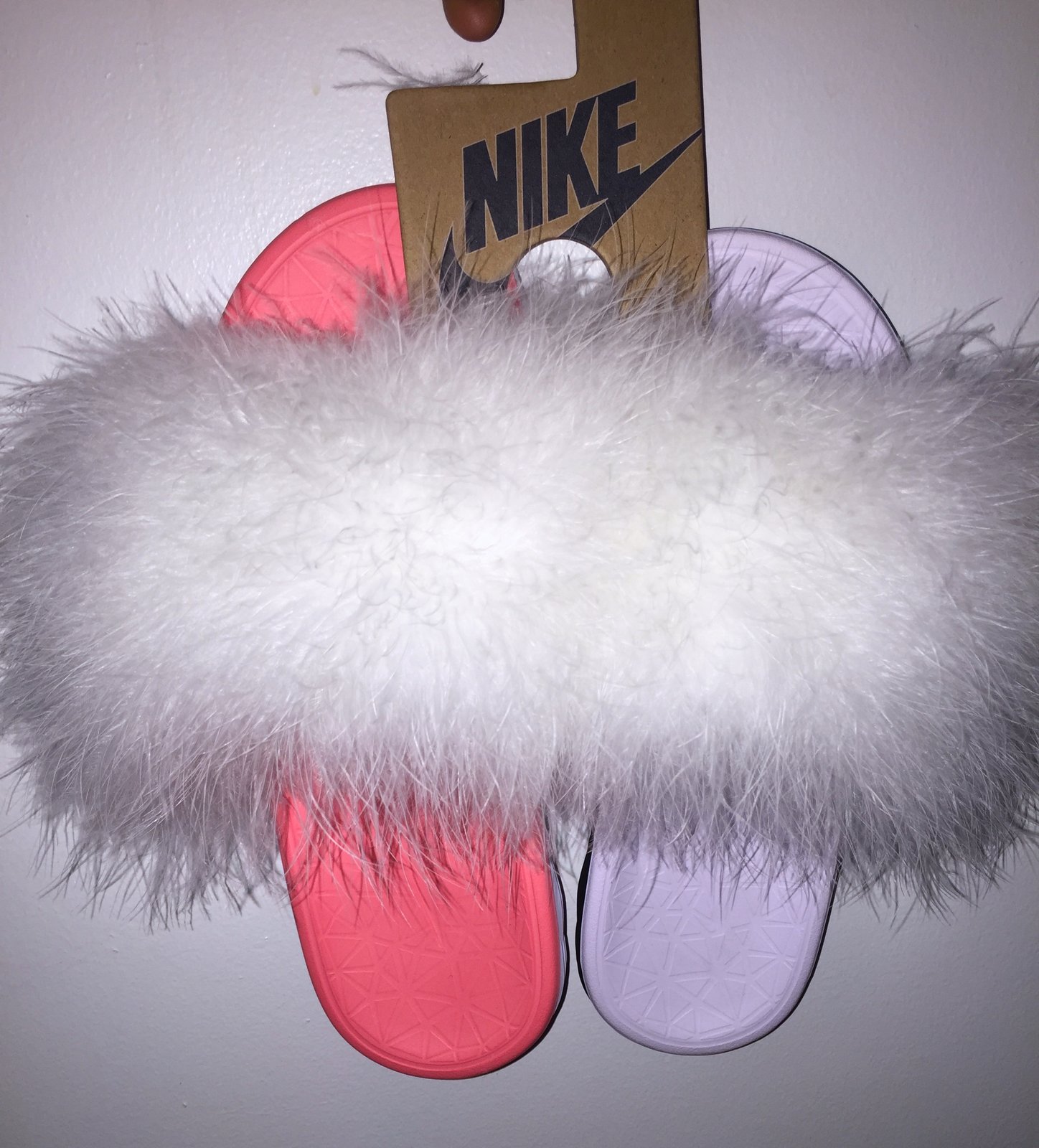 Girl nike slides sales with fur