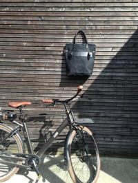 Image 3 of Bike pannier / bicycle bag in waxed canvas with zipper closure / bike accessories