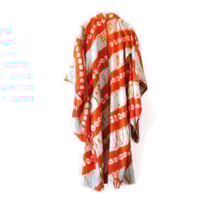 Image of Koral og turkis shibori mønstret silkekimono