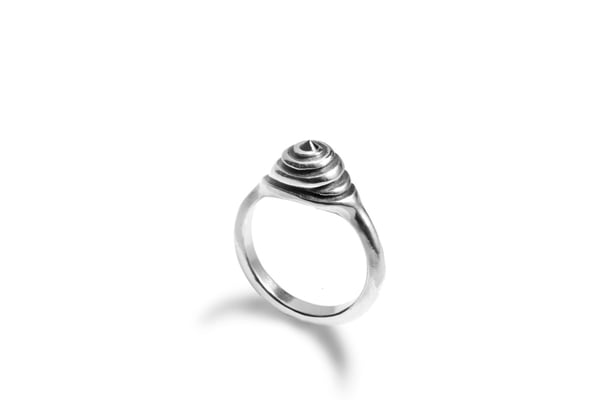 Image of Spiral ring with black spinel